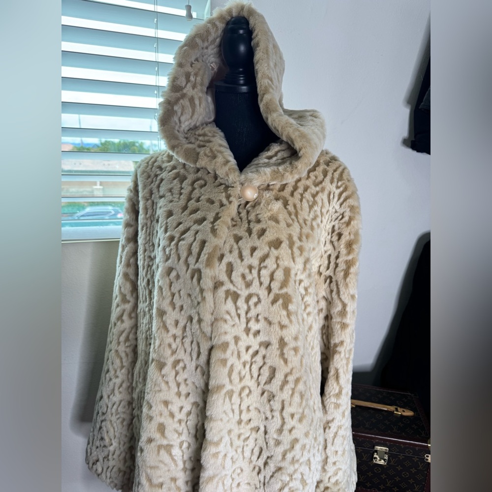 Dennis Basso Cream Teddy Jacket with Hood - Picture 6 of 15